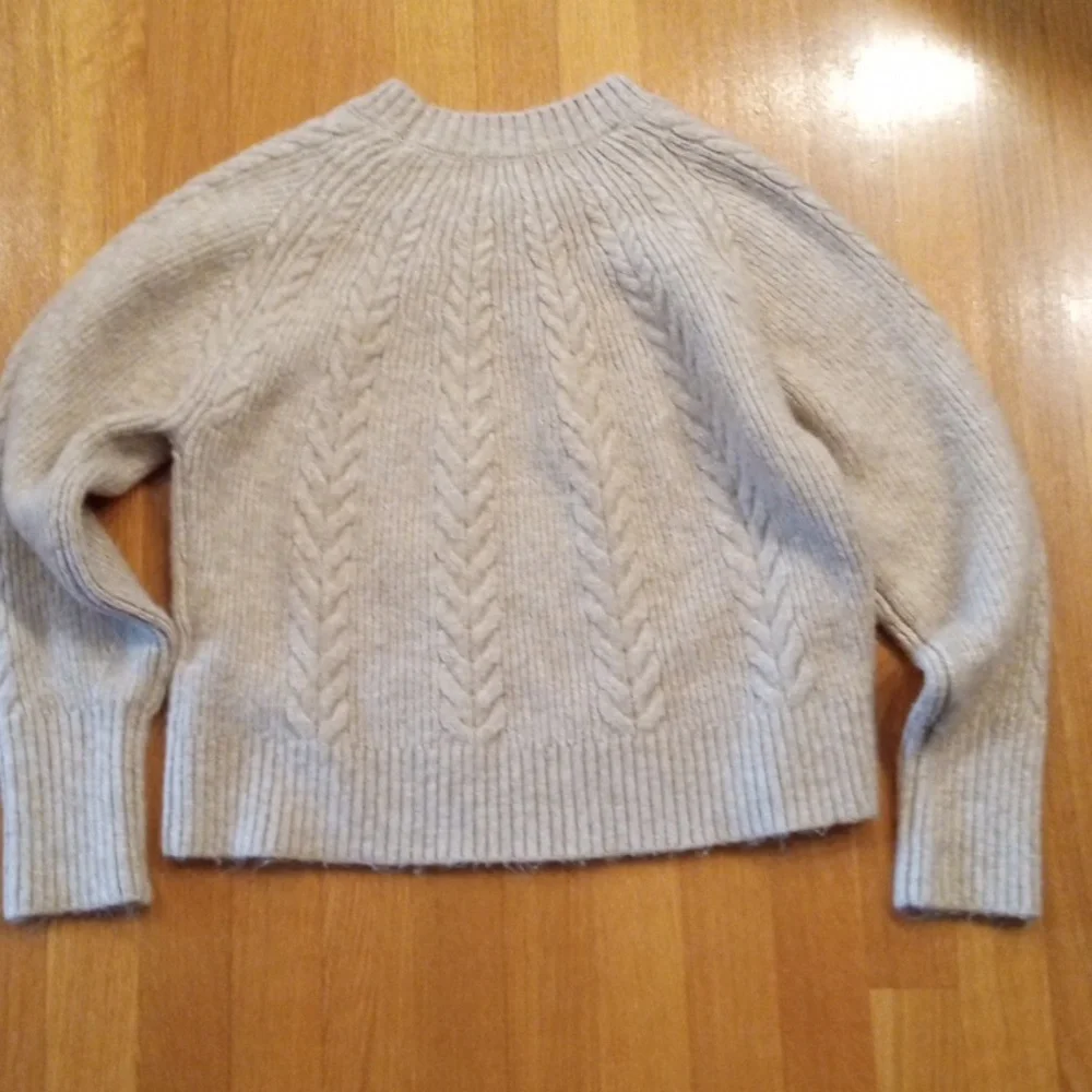Beaded Women's Tan Sweater Medium